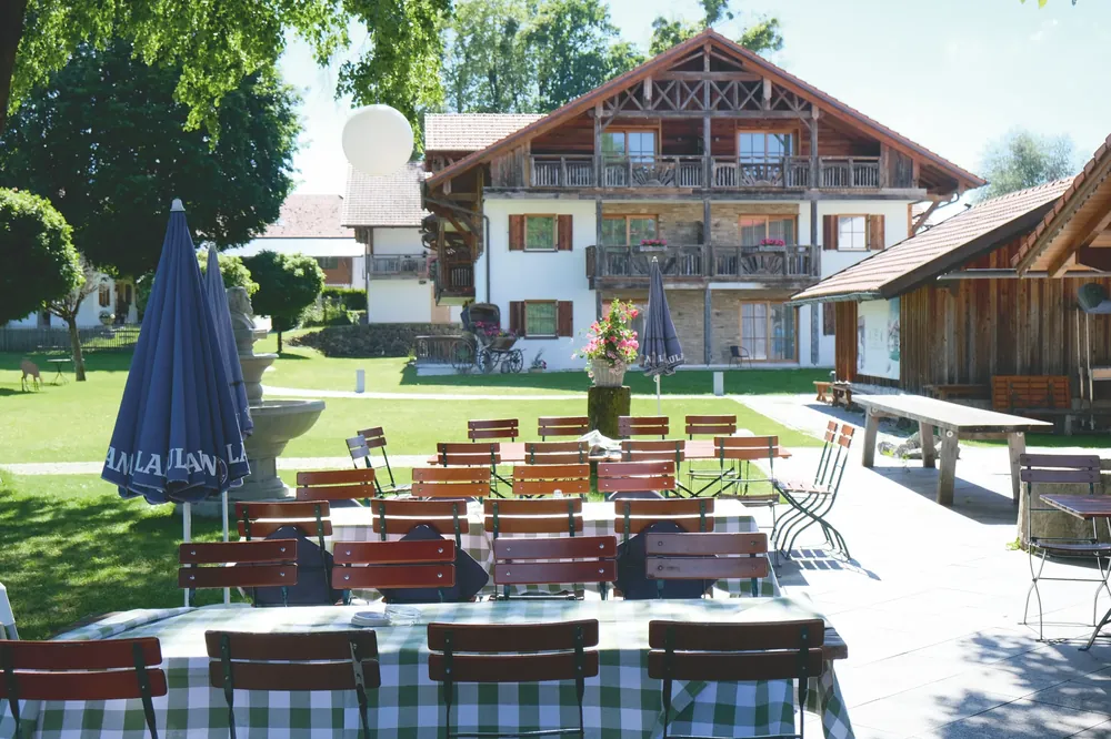 Traditioneller Biergarten in Sauerlach
